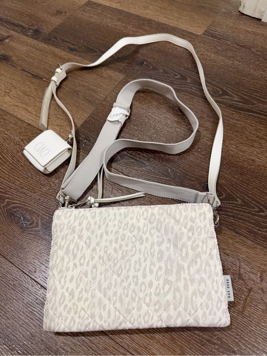 Rae Dunn Handbags - NWOT Rae Dunn Quilted Crossbody Bag in Light Beige